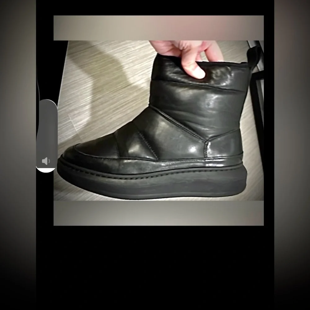 Ivylee Copenhagen Platform Moon boots Leather in black color EU size 36 = US 6.0